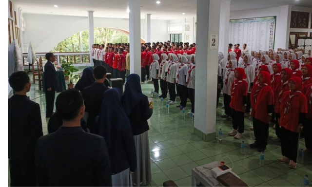 lognews.co.id foto 1 amanat paskibra capas