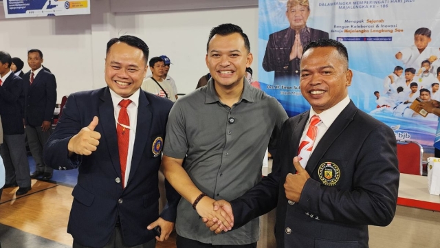 lognews 17 bupat majalengka